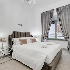  Apartment Crystal Trevi Fountain - Romedreamhome