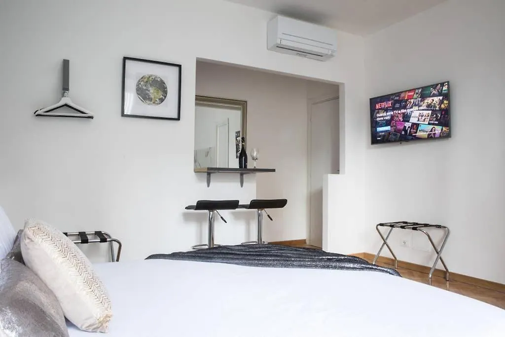 Silver Luxury Jacuzzi Suite Trastevere - Top Collection Rome 0*,  Italy